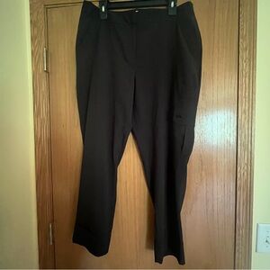 Chicos Ultimate Fit Cuffed Ankle Pants Size 2, US Size 12 or Large in Black